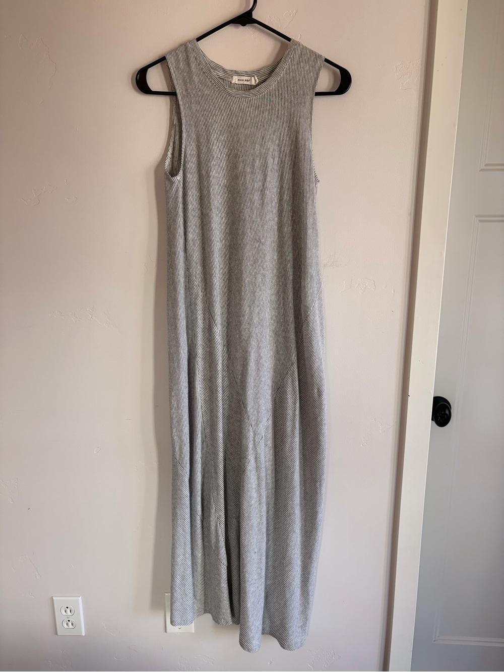 Mod Ref Sleeveless Stripped Maxi Dress
